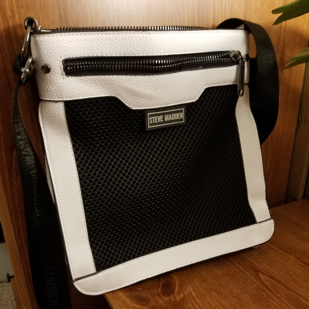Steve Madden Sporty Smart Side Bag